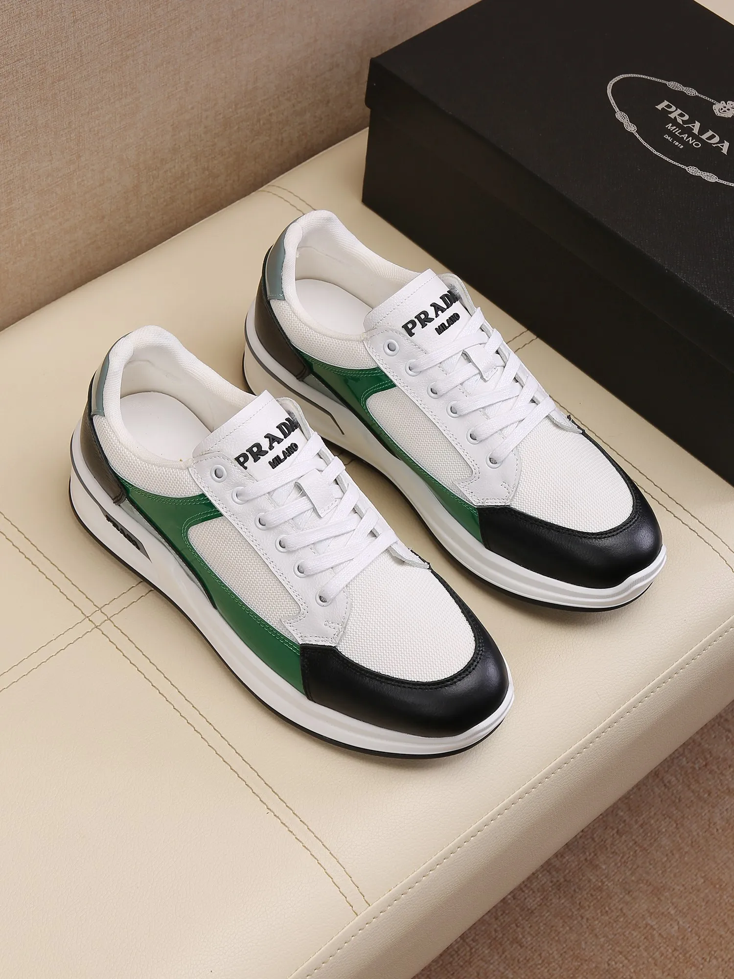 Batch 440 🕷️🕷️【PRADA】Prada's new men's fashionable casual shoes🇨🇳original quality, high-end boutique💯exquisite details,🌶🌶original lightweight, wear-resistant and non-slip original outsole, comfortable to wear🎋classic craftsmanship, fine workmanship, worth owning Code number: 38-44 Large quantities in stock